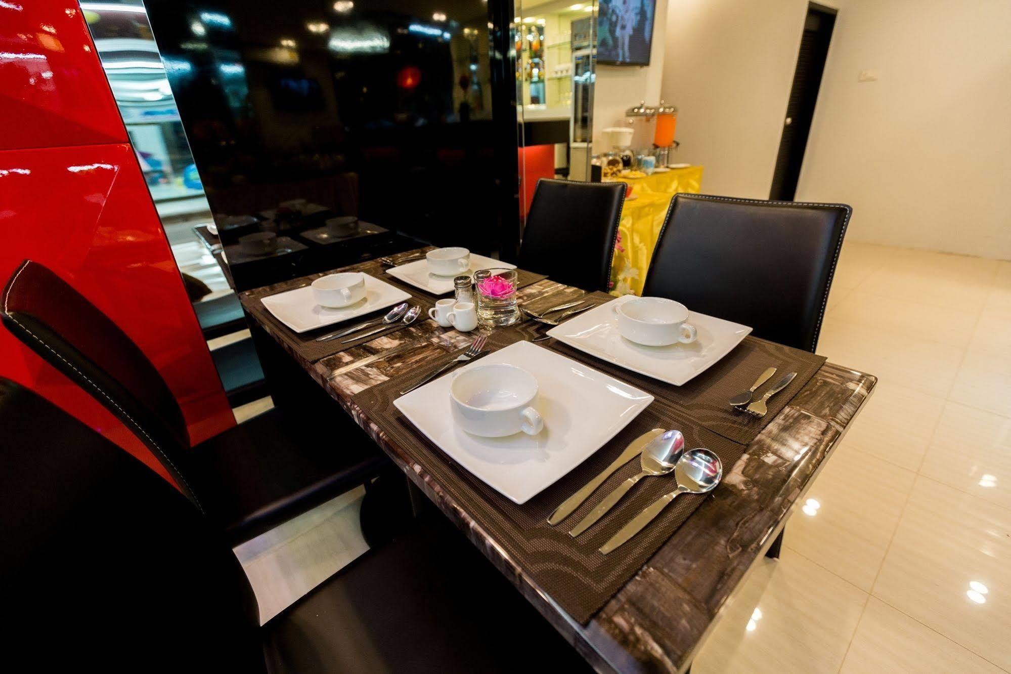 Euro Luxury Pavillion Pratunam Банкок Екстериор снимка